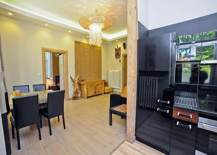 Africana Apartment By Grand Apartments